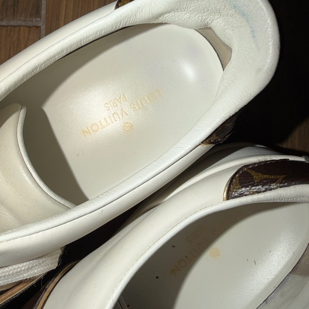 Louis Vuitton Cream Leather Sneakers with Brown Monogram Detail authentic - Picture 3 of 9